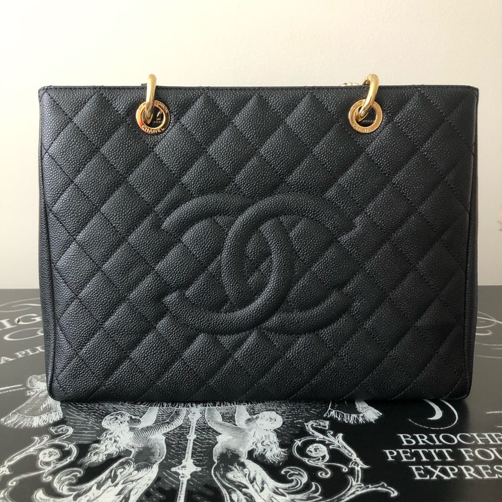 Authentic Chanel GST Black w GHW- 18 Series